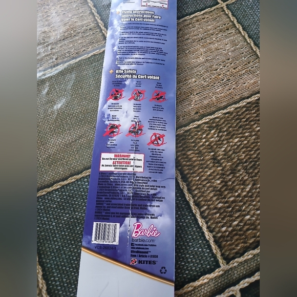 Barbie Pink and Purple Easy-Flyer Kite - Picture 6 of 6